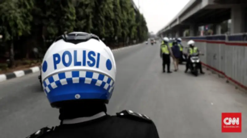 Viral Patwal Mobil RI 21 Pepet Pengemudi di Senayan, Polisi Dalami