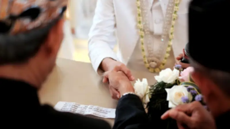 Viral Penghulu di Jaksel Pimpin Akad Nikah dengan 3 Bahasa