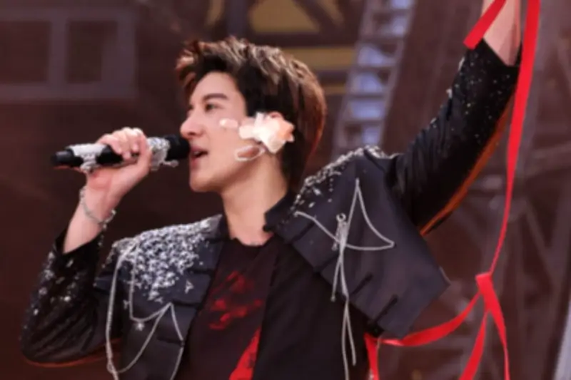Wang Leehom Alami Kecelakaan Panggung, Butuh 39 Jahitan