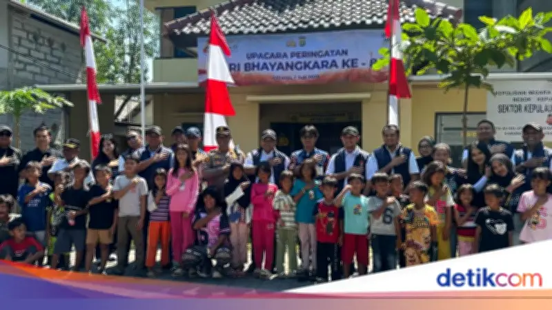 Warga Pulau Kelapa Antusias Ikuti Peringatan Hari Bhayangkara ke-80