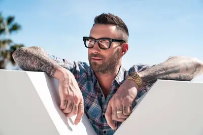 5 Artis Pria Dunia yang Jatuh Cinta pada Yoga, dari Beckham hingga Adam Levine