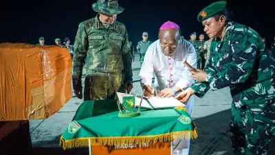 Pangkogabwilhan III Pimpin Penyerahan Jenazah Pilot AMA Capt. Nicholas