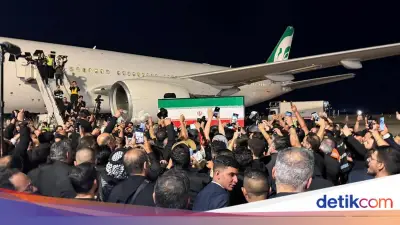 Peti Jenazah Ali Khamenei Tiba di Irak, Akan Diarak ke Kota Suci Najaf