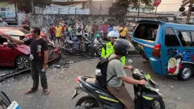 Polisi Selidiki Tabrakan Beruntun di Perlintasan Kebon Pedes, 6 Kendaraan Terlibat
