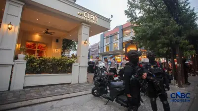 Polisi Sita Dolar AS dan Singapura saat Geledah Kafe di Cipete