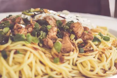 Wonogiri Deklarasi Ibu Kota Mi Ayam Bakso, Pecahkan Rekor MURI 5.555 Porsi