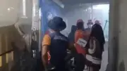 Kebakaran TPA Jatiwaringin: 15 Warga Dievakuasi, Ibu Hamil dan Balita Terdampak Asap