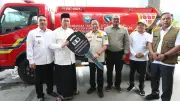 Mendagri Tito Serahkan Kendaraan Tangki Air Multifungsi untuk Aceh Tengah