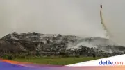 OMC Belum Bisa Padamkan Kebakaran TPA Jatiwaringin, Tergantung Awan Hujan