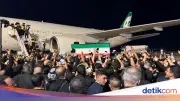 Peti Jenazah Ali Khamenei Tiba di Irak, Akan Diarak ke Kota Suci Najaf