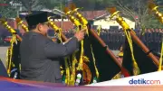 Prabowo Anugerahkan Nugraha Sakanti ke 11 Satker Polri di Hari Bhayangkara ke-80
