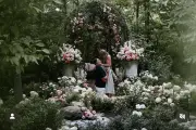 Vendor Pernikahan Unggah Misterius, Taylor Swift dan Travis Kelce Dikabarkan Nikah