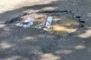 Warga Jabar Bisa Lapor Jalan Rusak via Aplikasi Sapawarga dan Lapor.go.id