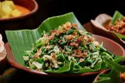 Warung Nasi Bejeg Wijaya Ussy Sulistiawaty Tutup karena Masalah Internal