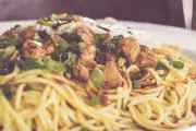 Wonogiri Deklarasi Ibu Kota Mi Ayam Bakso, Pecahkan Rekor MURI 5.555 Porsi